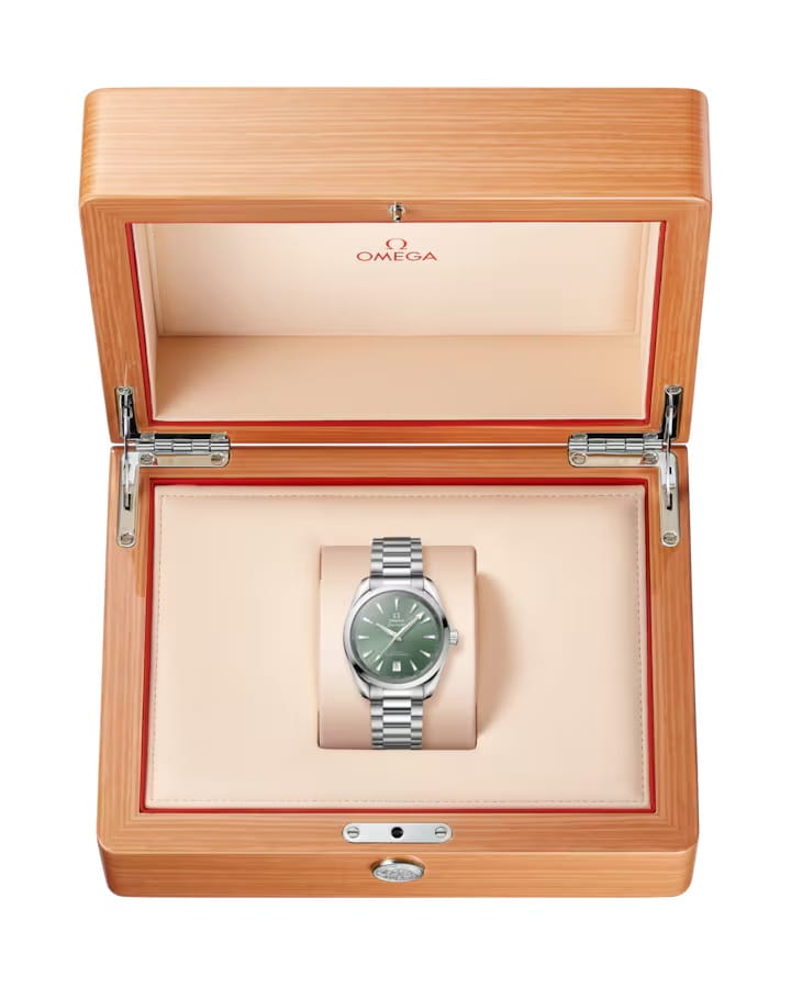 Оригинальные часы Omega Omega Seamaster Aqua Terra 220.10.38.20.10.002 механические калибр механизма omega 8800 общий вид