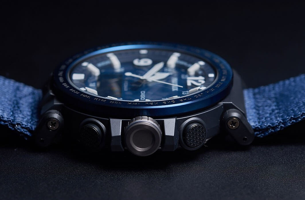 Casio Casio Pro Trek PRG-600YB-2, pro trek япония мужские часы на браслете тканевый боковой вид