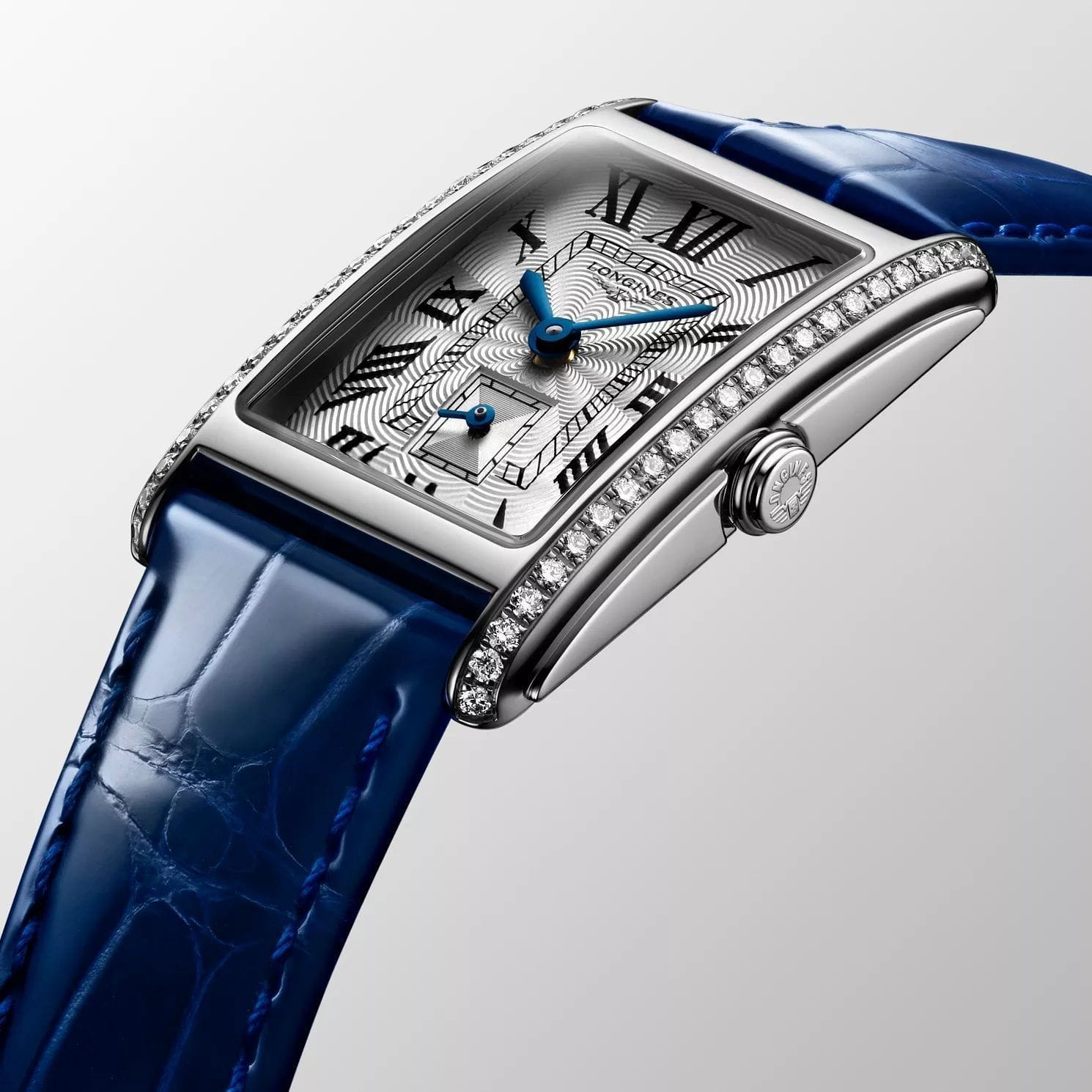 Longines L52550717 женские часы застежка крупным планом