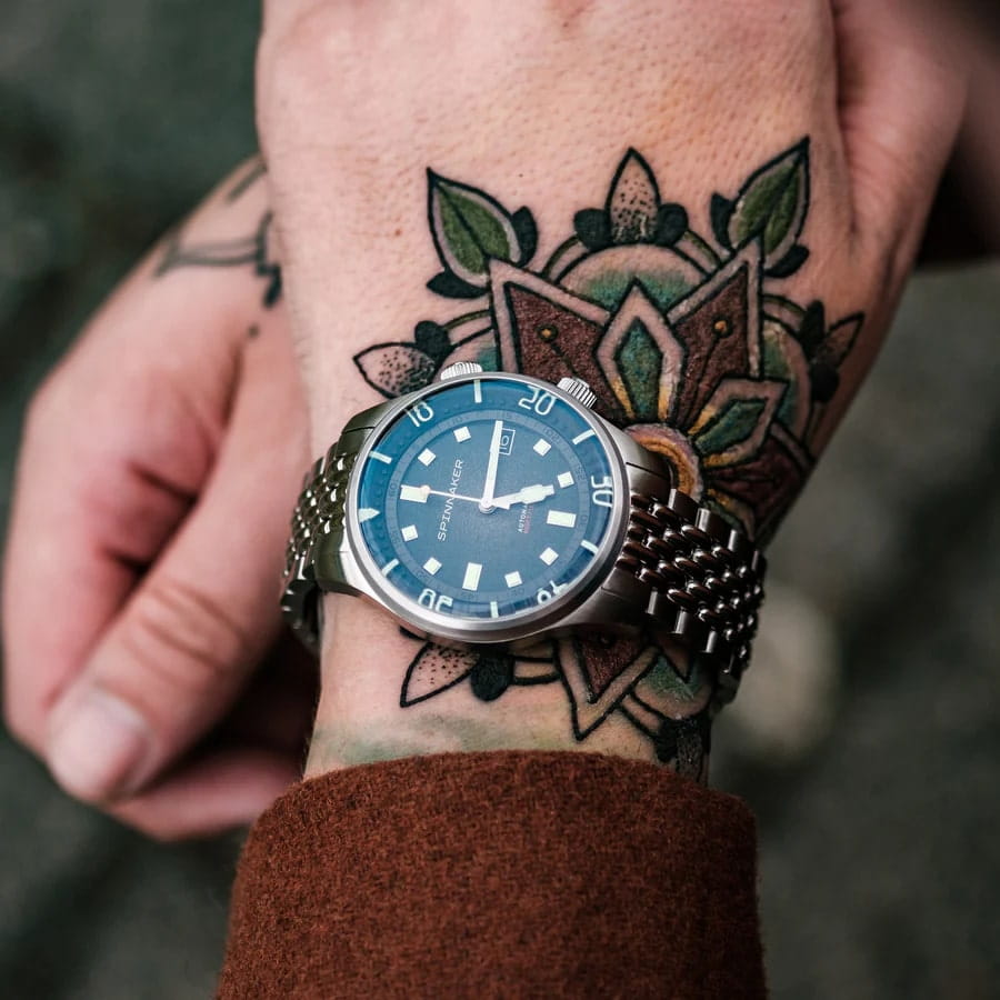 Spinnaker Spinnaker Bradner SP-5062-33 англия наручные мужские часы заводная головка с логотипом Spinnaker