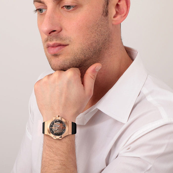 Maserati Maserati POTENZA R8821108039 механические мужские часы часы крупный план черный циферблата