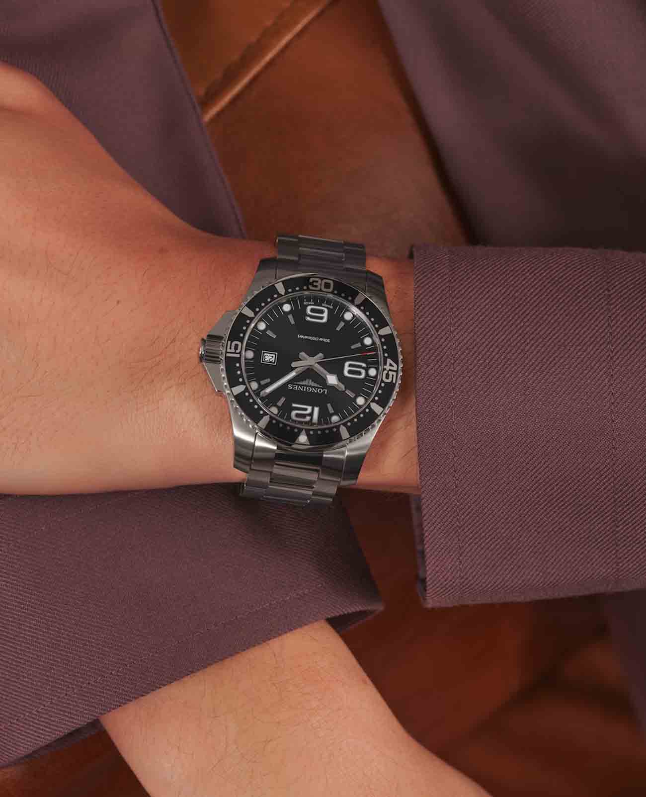 Longines Longines HydroConquest L3.742.4.56.6  — детали корпуса и нержавеющая сталь