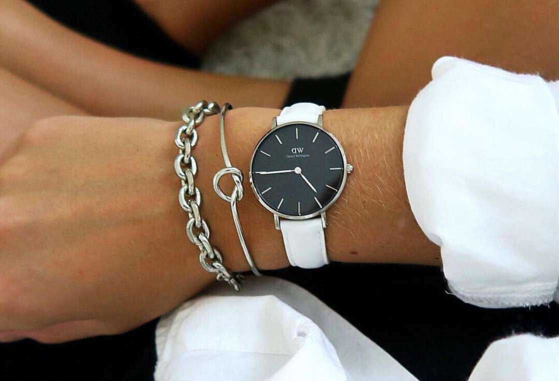 Daniel Wellington Daniel Wellington Petite Bondi DW00100284 , наручные женские часы фото под углом