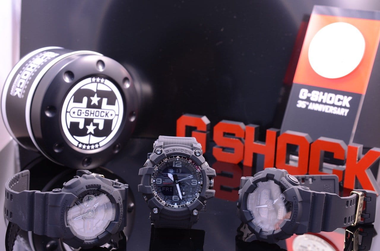 Casio Casio G-Shock GA-735A-1A лимитированной серии, наручные мужские часы фото под углом