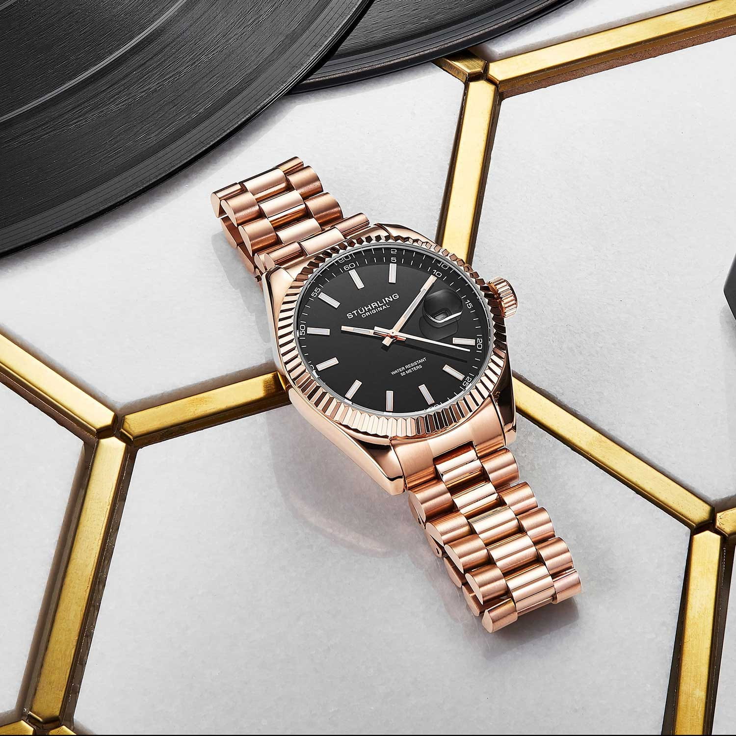 Stuhrling Stuhrling Symphony 3935.4,  сша мужские часы на браслете нержавеющая сталь с pvd-покрытием боковой вид