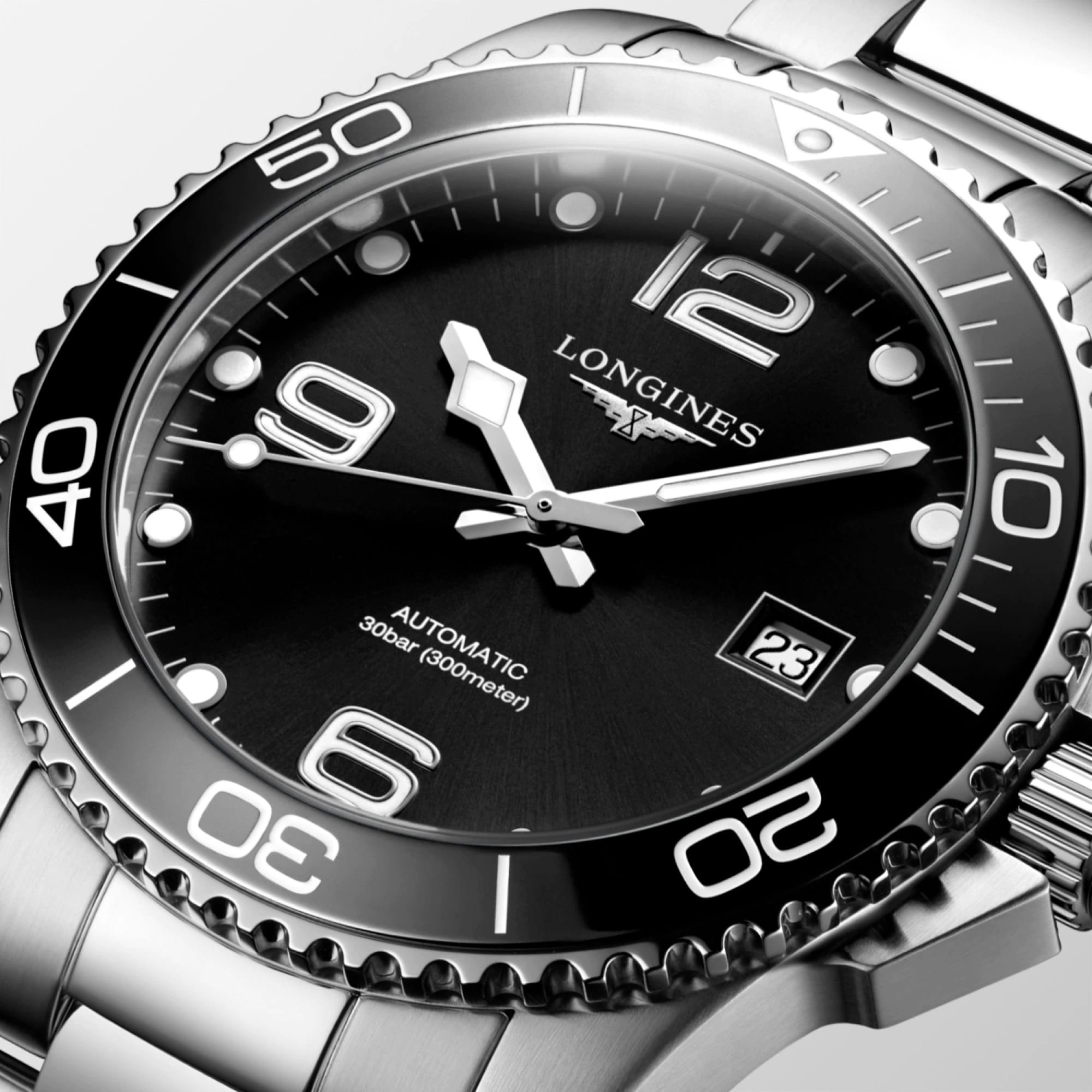 Longines Longines HydroConquest L3.781.4.56.6  — детали корпуса и нержавеющая сталь