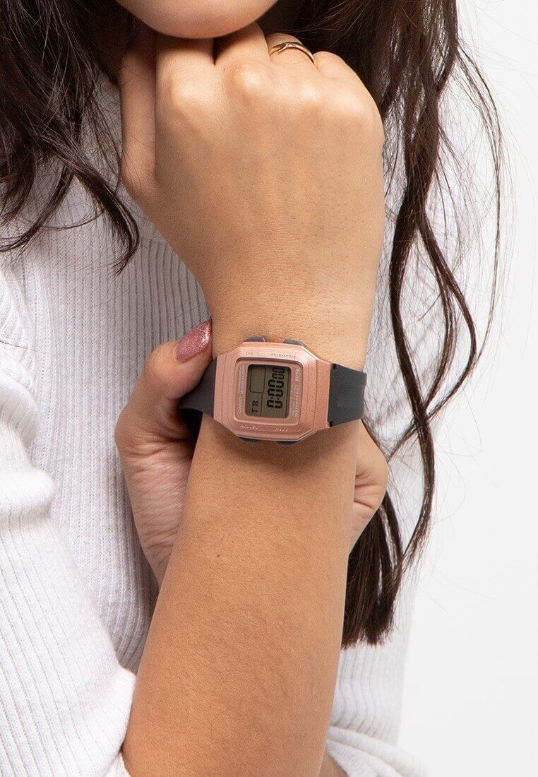 Casio Casio Illuminator F-201WAM-5A , наручные женские часы фото под углом