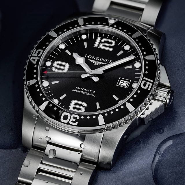 Longines Longines HydroConquest L3.742.4.56.6 механические мужские часы часы крупный план черный циферблата
