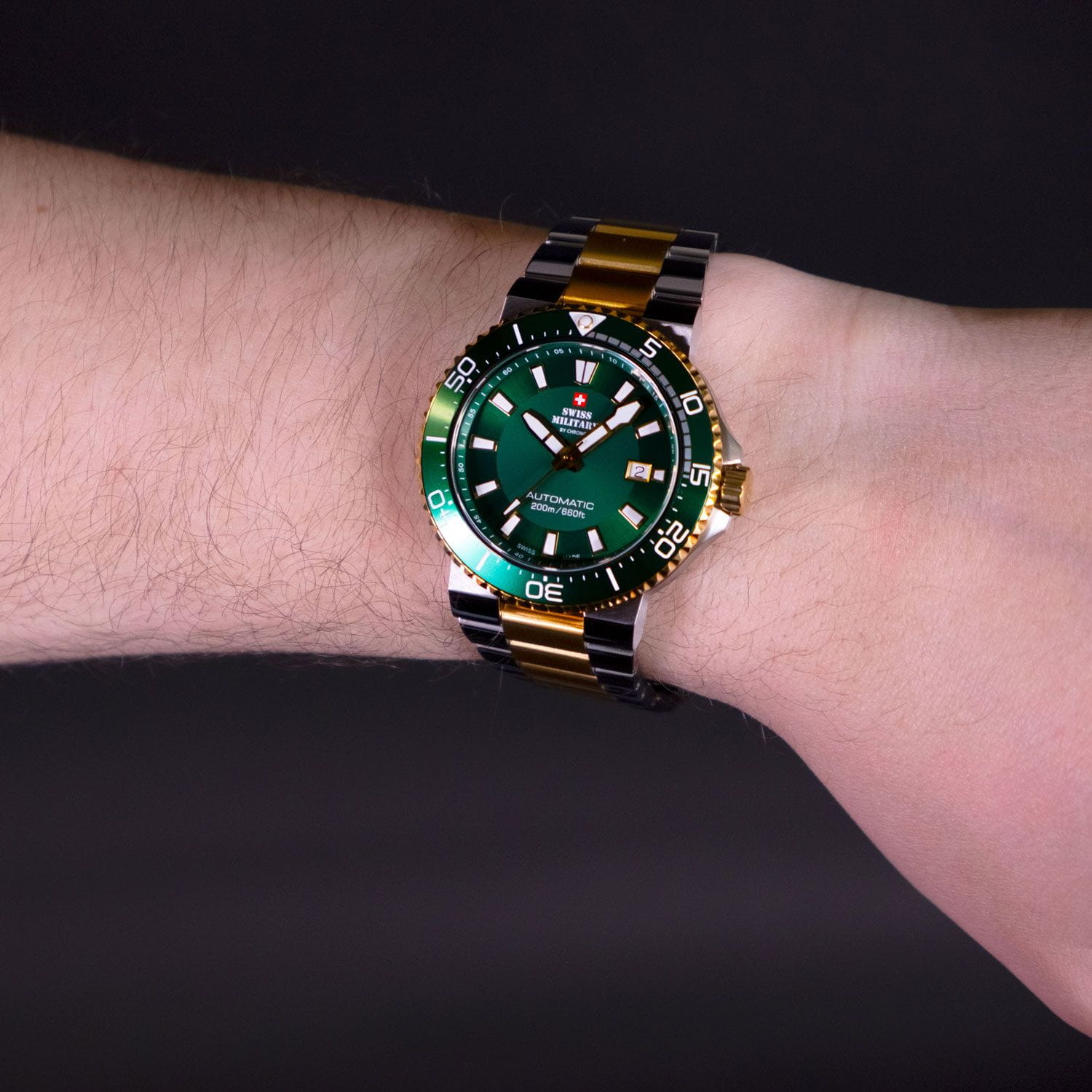 Swiss Military by Chrono Swiss Military by Chrono Automatic Dive SMA34086.04 мужские часы зеленый циферблат на запястье
