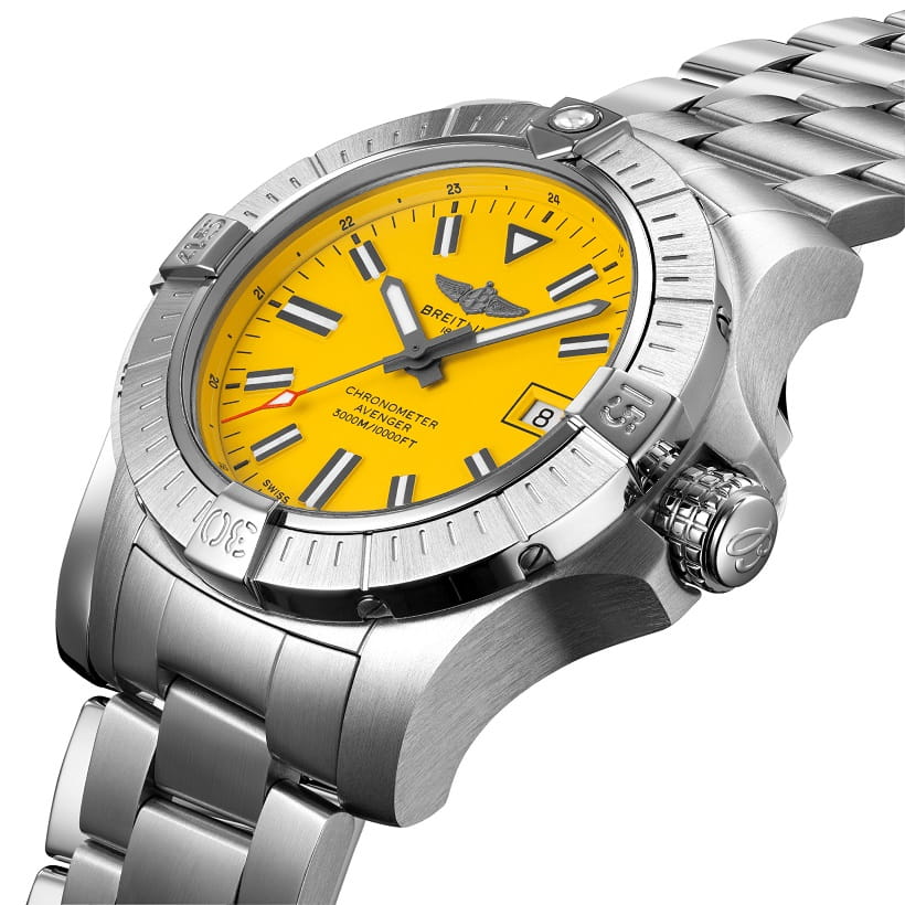 Breitling Breitling Avenger Automatic 43 A17319101I1A1 , наручные мужские часы фото под углом