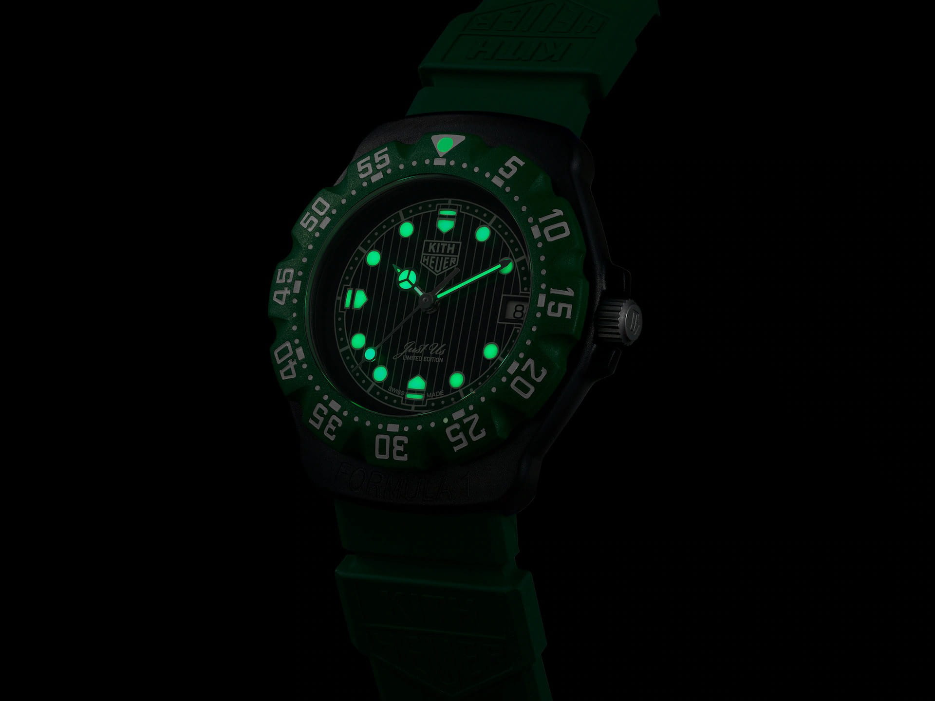 TAG Heuer TAG Heuer Formula 1 I Kith WA121L.BT0014 мужские часы черный циферблат на запястье