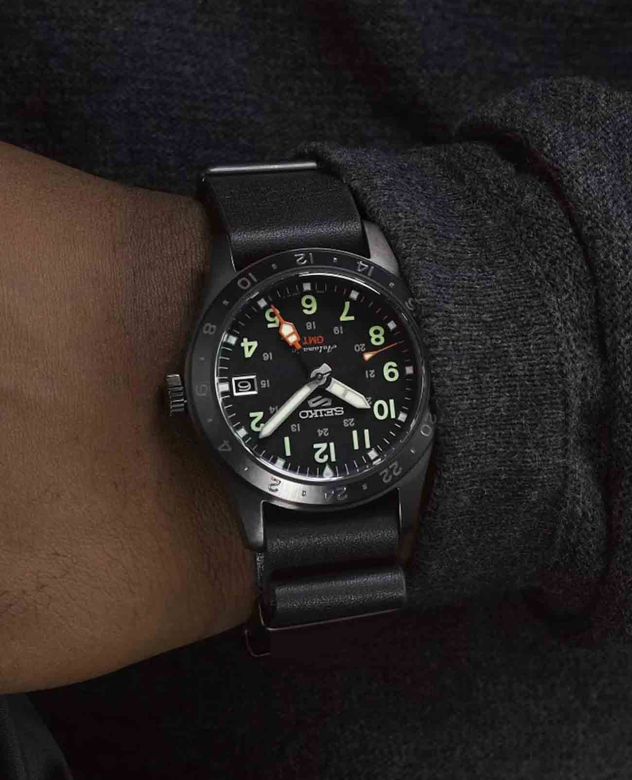 Seiko Seiko 5 Sports Field series SSK025K1 Field — детали корпуса и кожаный