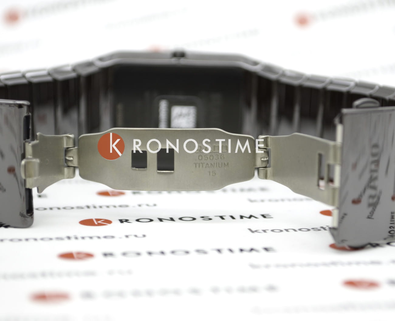 Rado Rado Ceramica Diamonds R21993702 кварцевые мужские часы часы крупный план коричневый циферблата