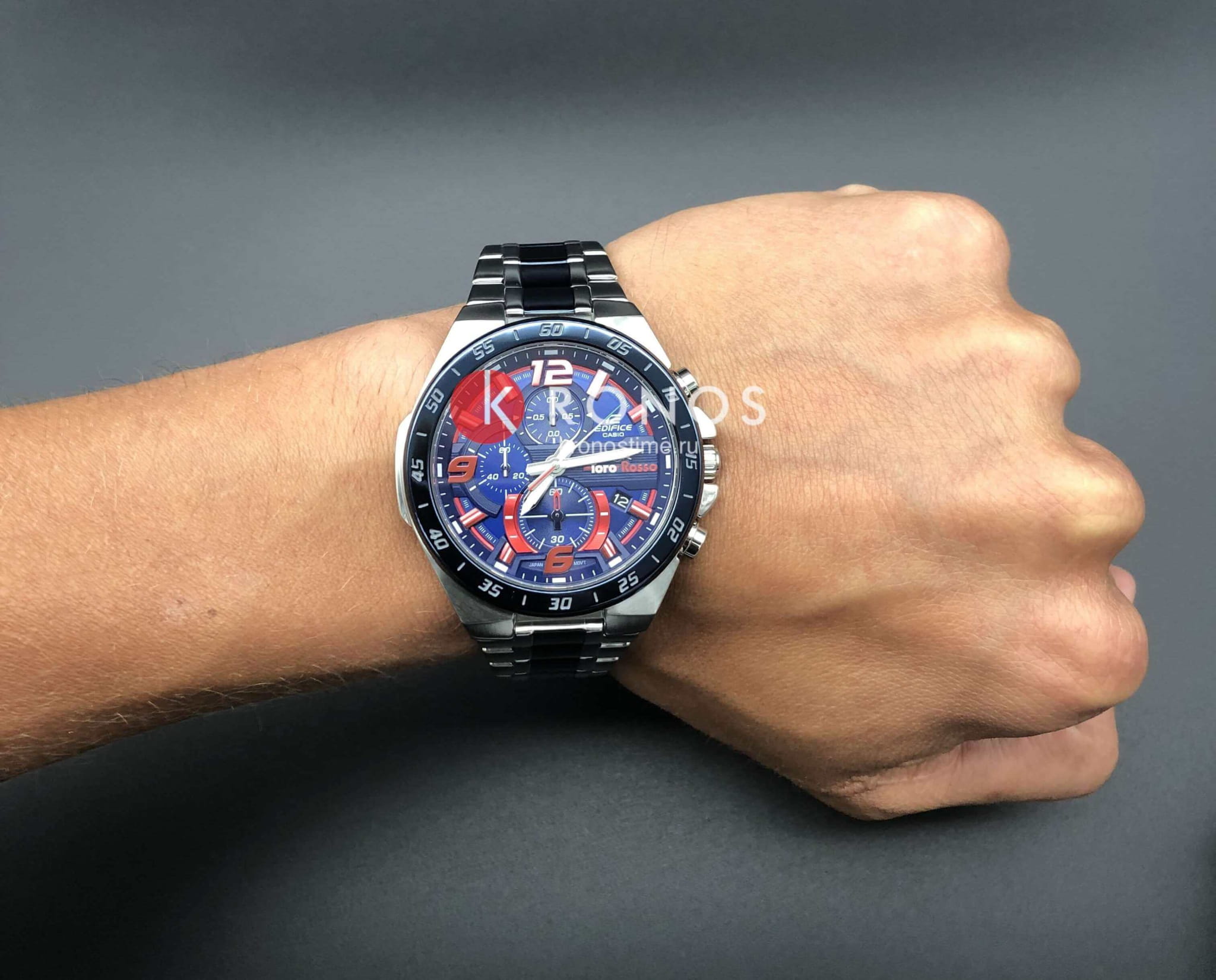 Casio EFR-564TR-2AER мужские часы застежка крупным планом