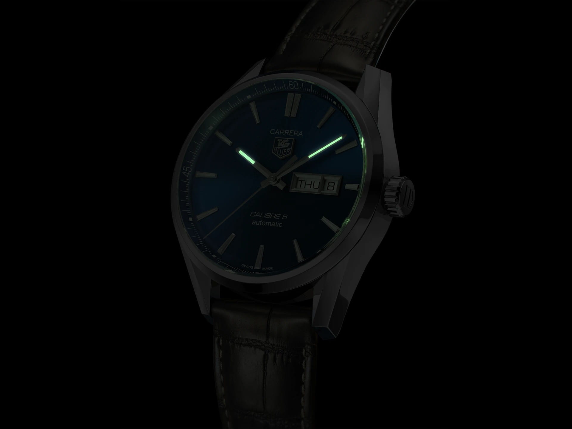 TAG Heuer TAG Heuer Carrera WAR201E.FC6292 механические мужские часы часы крупный план синий циферблата