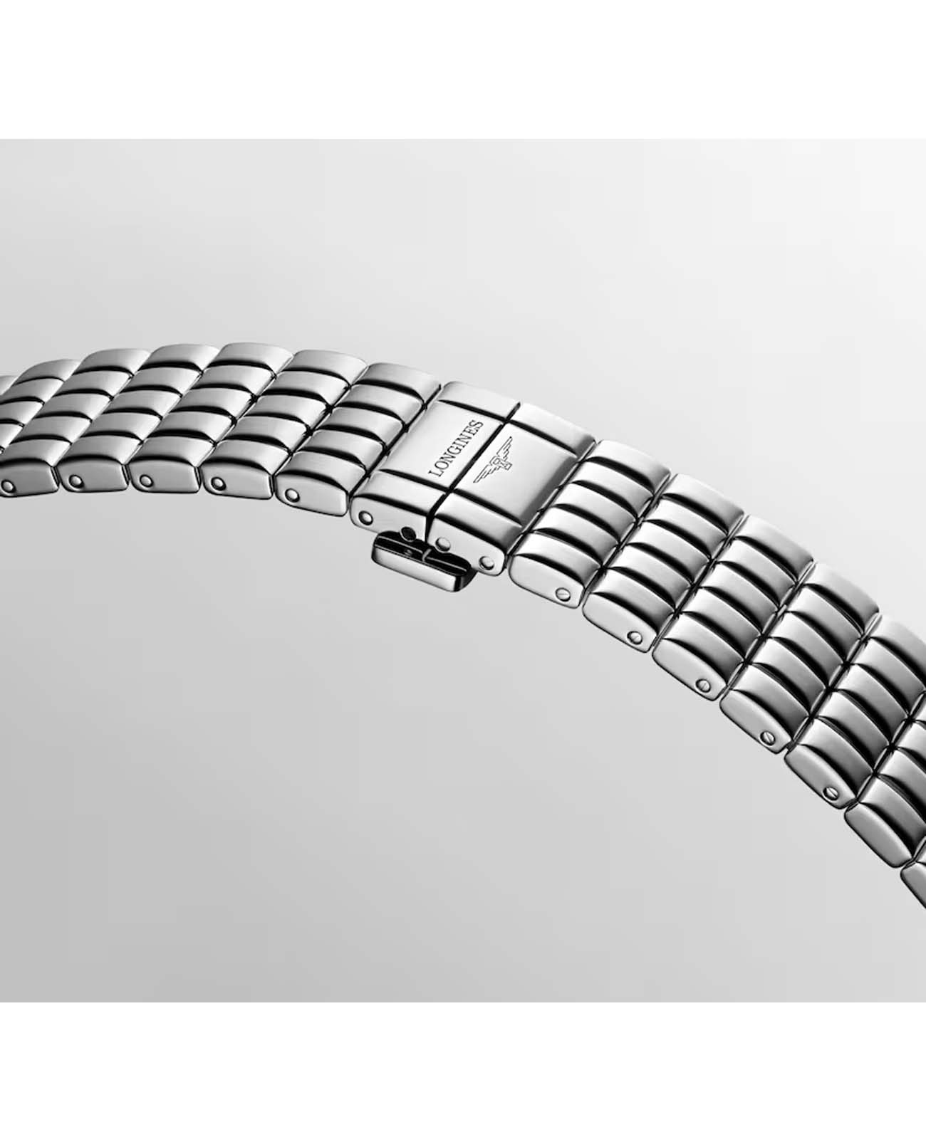 Longines L52004756 женские часы застежка крупным планом