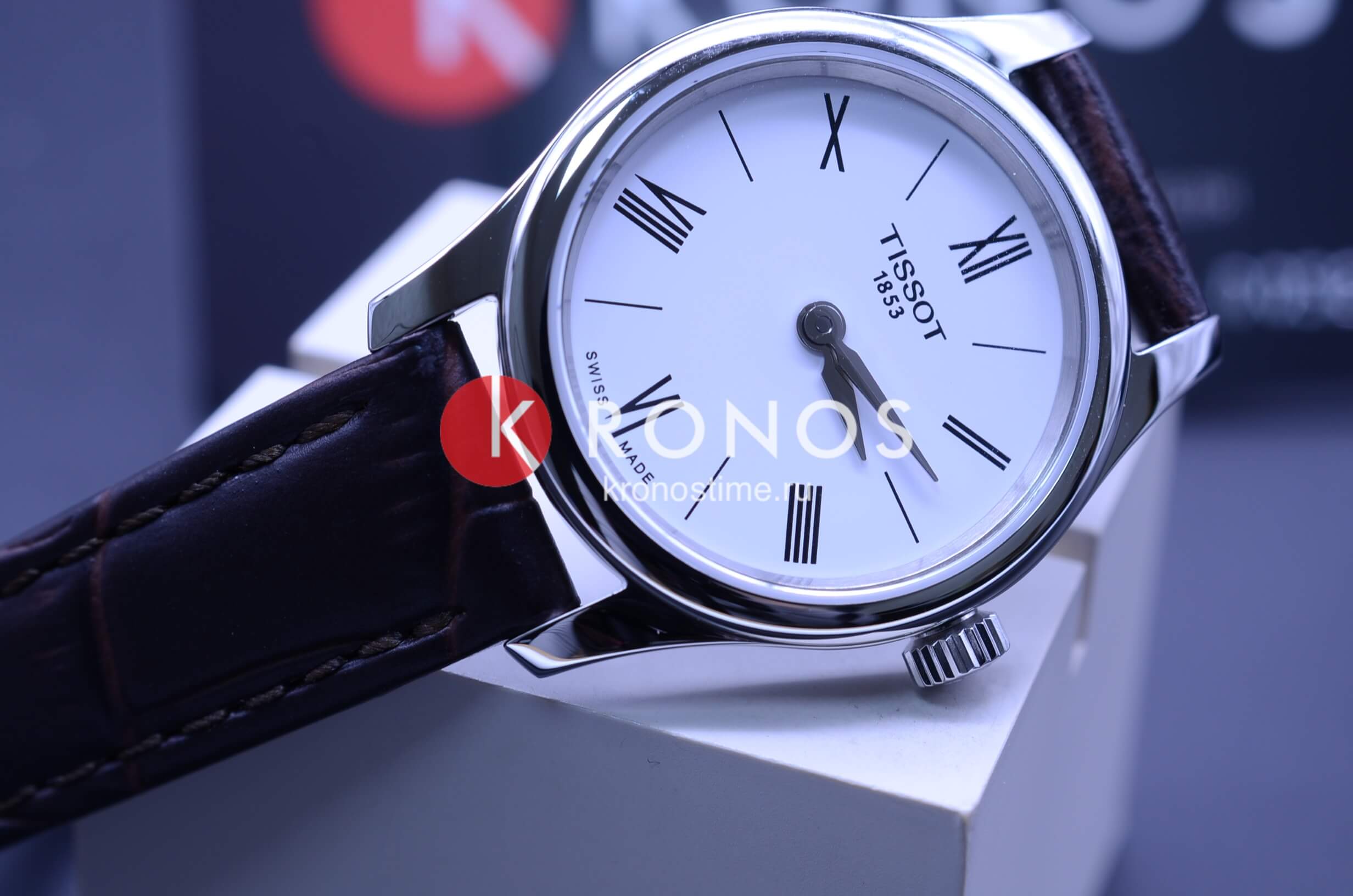 Tissot Tissot Tradition 5.5 Lady T063.009.16.018.00 кварцевые женские часы часы крупный план белый циферблата