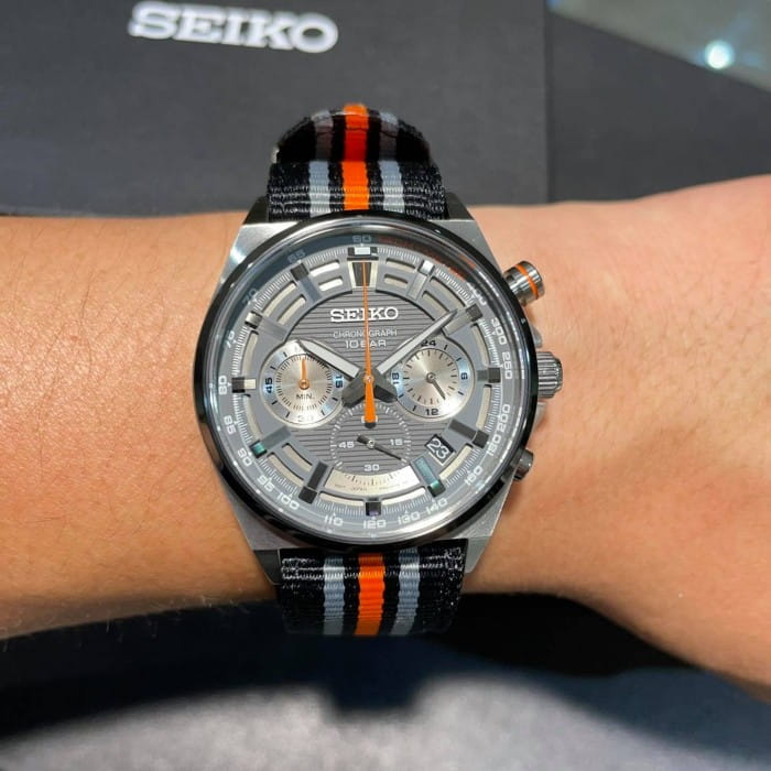 Seiko Seiko Conceptual Series Sports SSB403P1, sports япония мужские часы на браслете нержавеющая сталь боковой вид