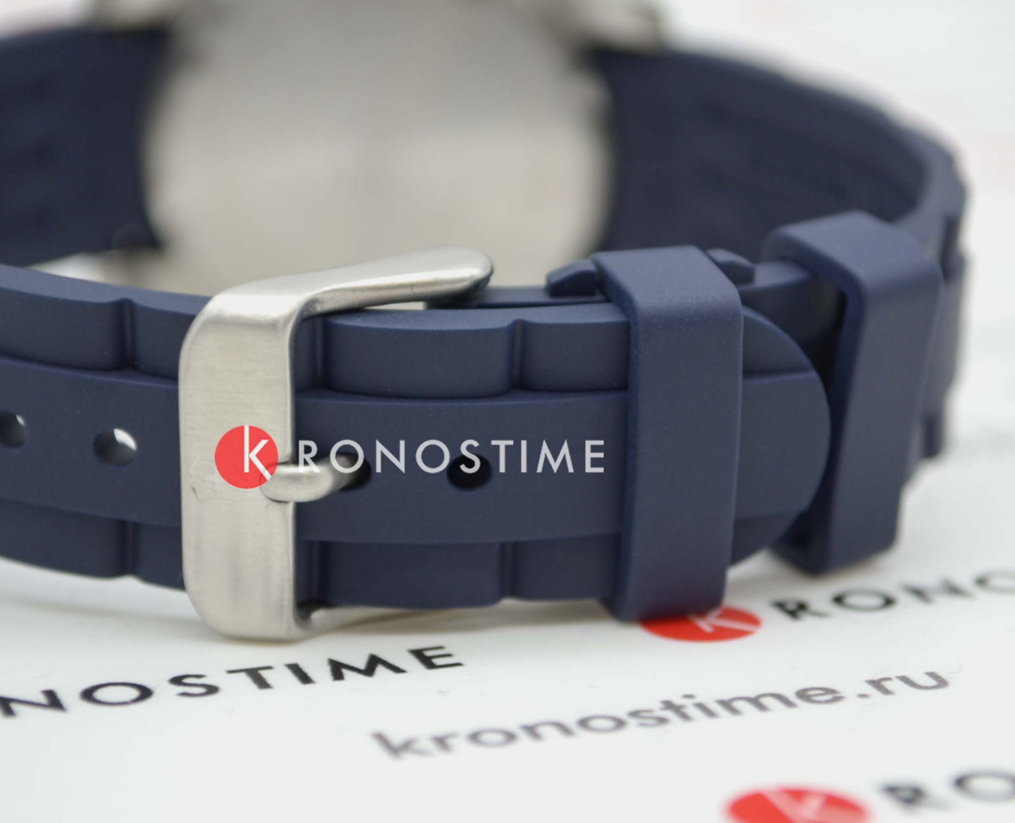 Victorinox 241610 женские часы застежка крупным планом