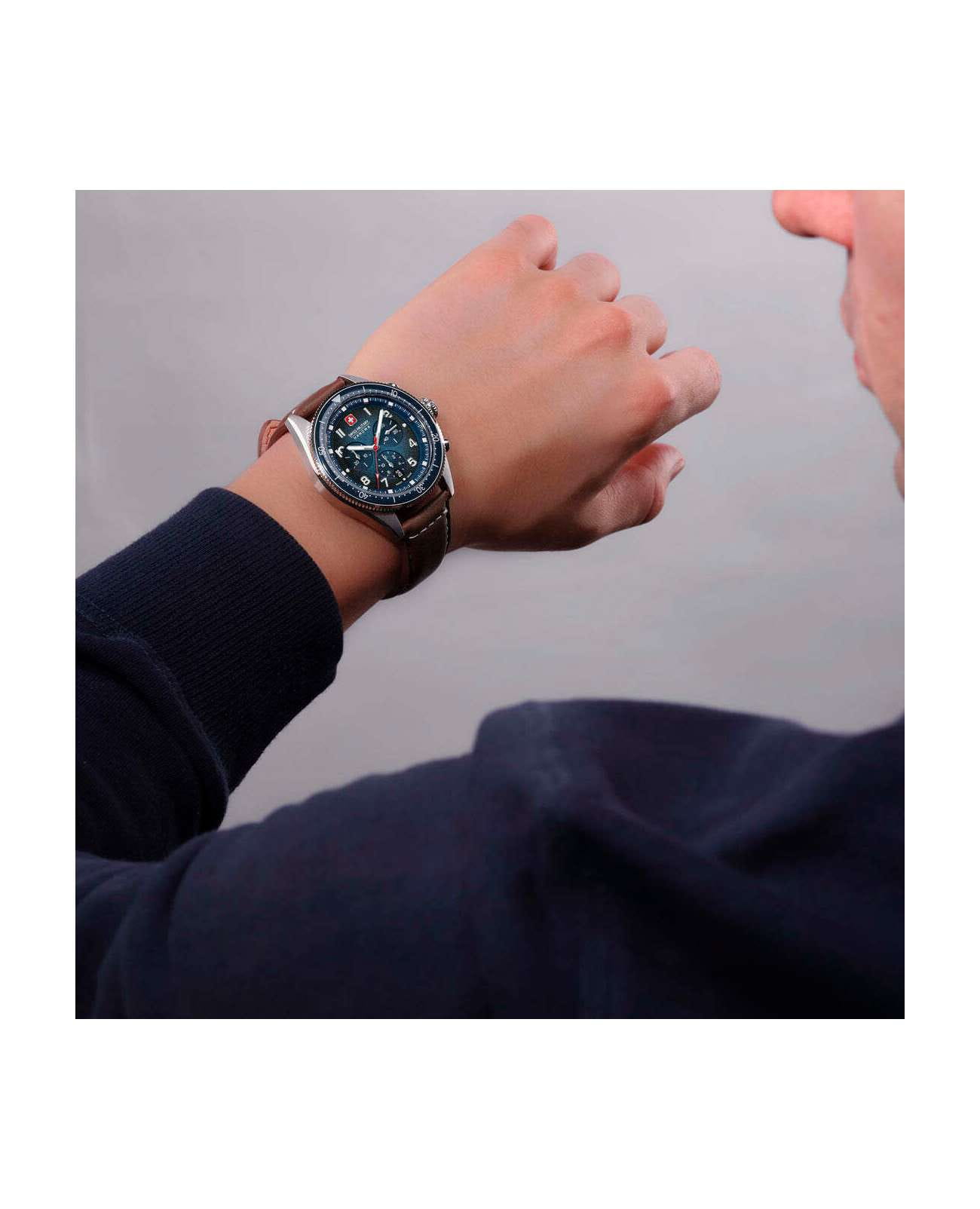 Swiss Military Hanowa Swiss Military Hanowa Greyhound SMWGC0003802 кварцевые мужские часы часы крупный план синий циферблата