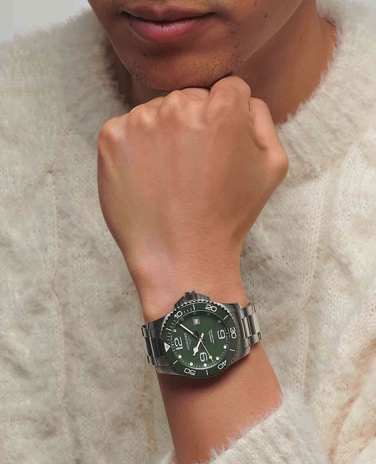 Longines Longines HydroConquest L3.782.4.06.6 механические мужские часы часы крупный план зеленый циферблата