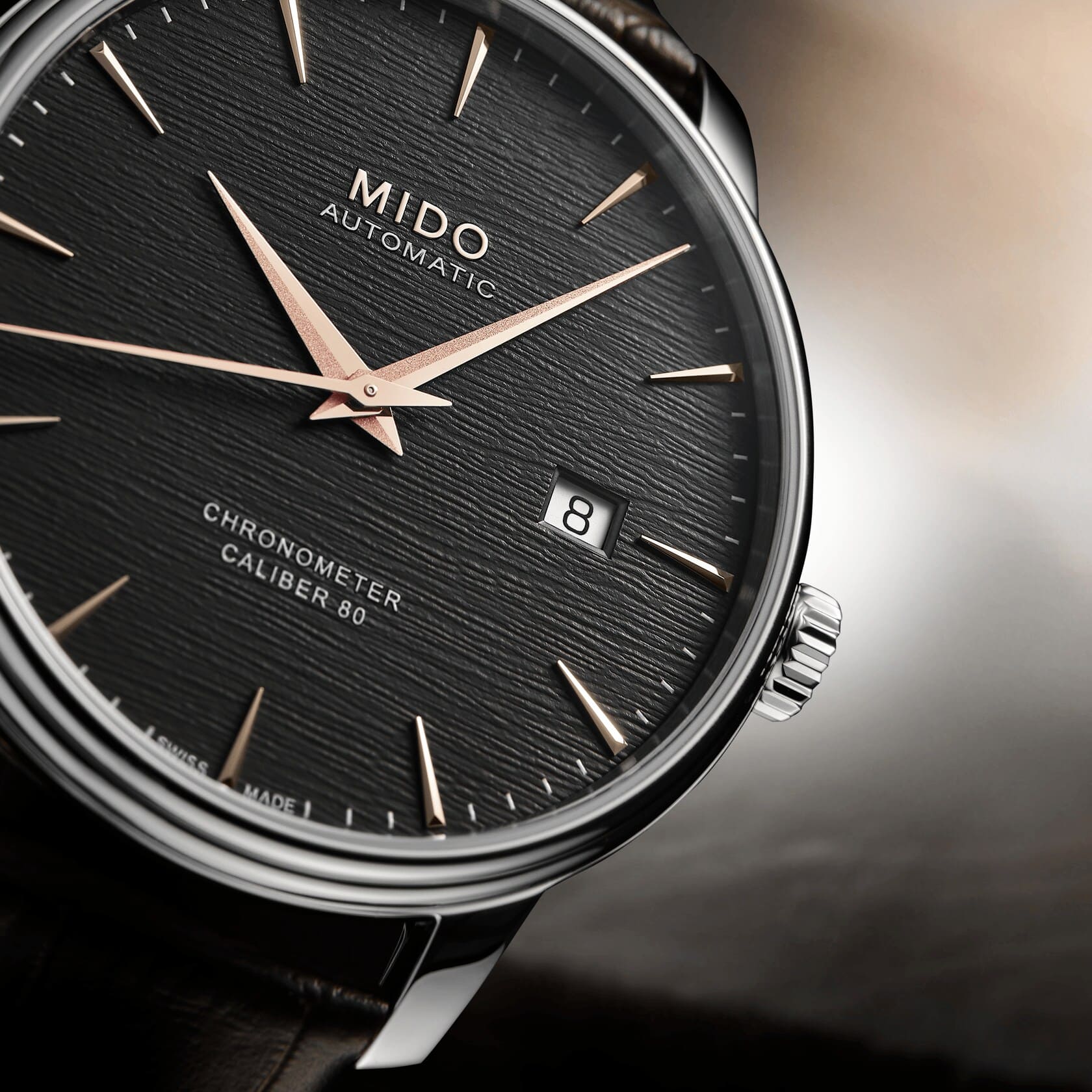 Mido M0274081606100 мужские часы застежка крупным планом